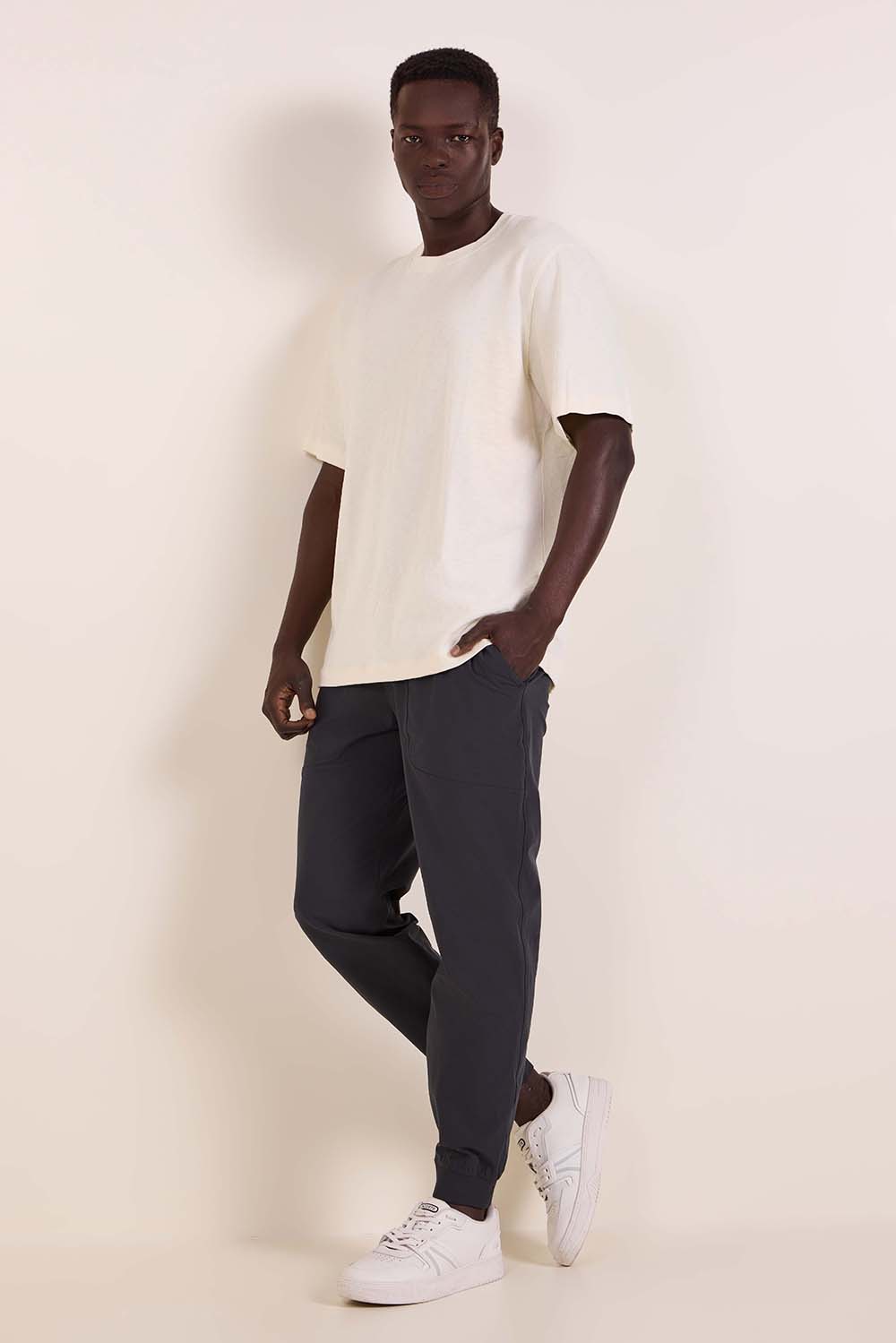 תמונת כל הלוק של ABC Regular Jogger Warpstreme